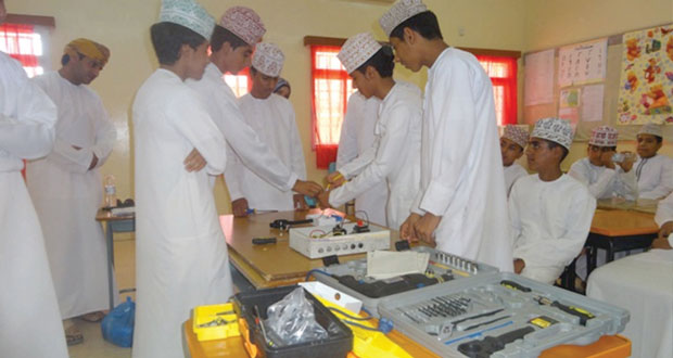 تواصل فعاليات البرنامج الصيفي "صيفي ولاء وإنتماء" بمحاضرات وورش عمل ونشاط غير مسبوق على مستوى السلطنة