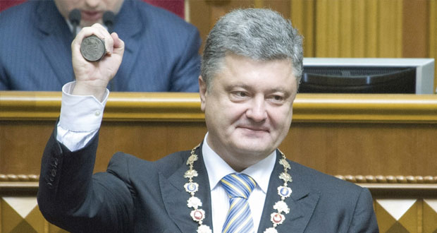 بوروشنكو ينصّب رئيساً لأوكرانيا ويعد بالحفاظ على وحدتها وتوجهها الأوروبي