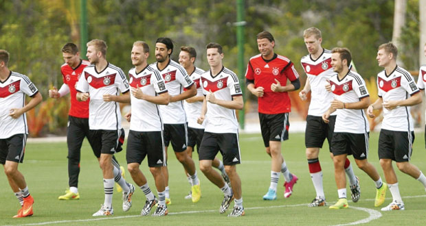 الماكينات الألمانية والتانجو الأرجنتينى يمنيان نفسيهما بلقب المونديال