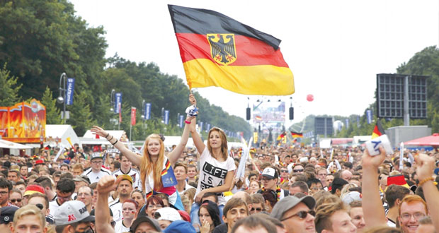 الألمان يتوافدون للاحتفال باستقبال أبطال العالم