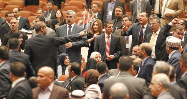 العراق: البرلمان يفشل فـي انتخاب رئيس له والقذائف تصل لسامراء 