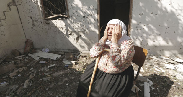 جريمة جديدة في غزة .. والعدوان يكثف قصفه الجوي والمدفعي بالتزامن مع الانسحاب الجزئي