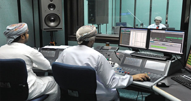 إذاعة سلطنة عمان تتواصل مع مستمعيها بعدد من البرامج المتنوعة