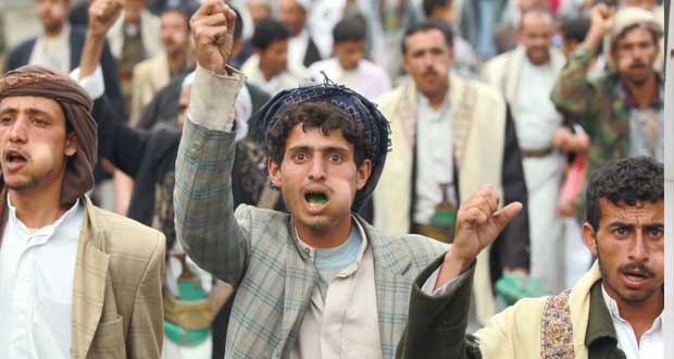 اليمن : مسلحون ومحتجون حوثيون بانتظار (جمعة صنعاء) وهادي يتوعد أي إخلال بالأمن