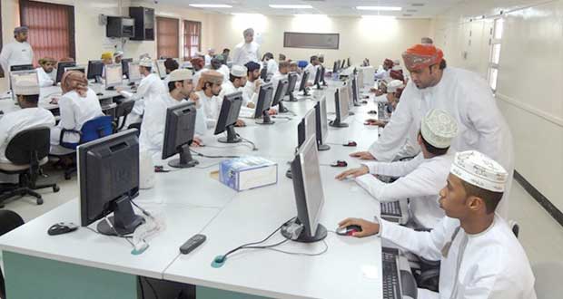  "الخدمة المدنية" تجري الاختبارات والمقابلات لوظائف محافظة ظفار