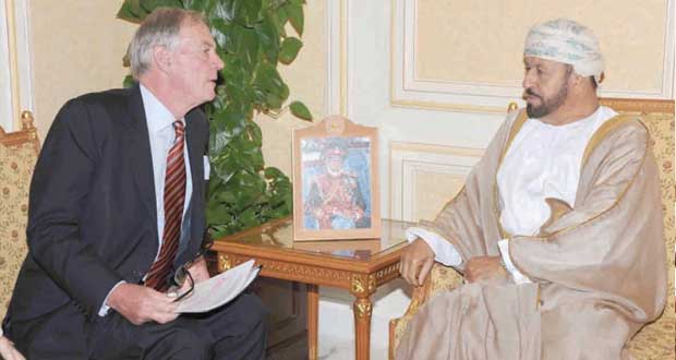 بدر بن سعود والشريقي والراسبي يستقبلون وكيل وزارة الدفاع البريطانية