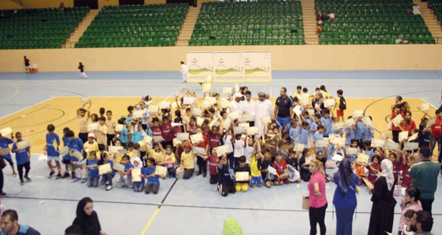 382 طالبا وطالبة يمثلون 37 مدرسة في مهرجان ألعاب القوى للبراعم 