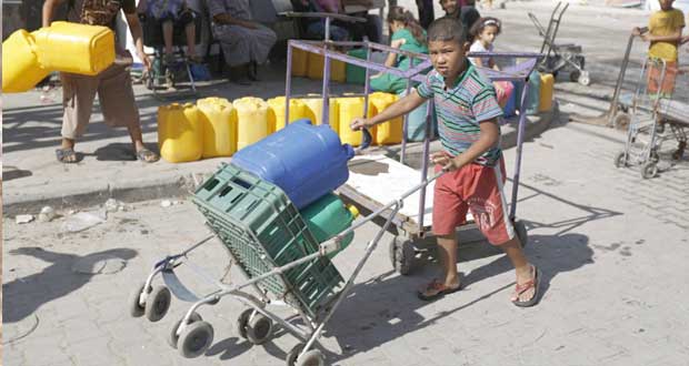 مئات الفلسطينيين في غزة يلجأون لحفر الآبار لسد حاجاتهم من المياه 