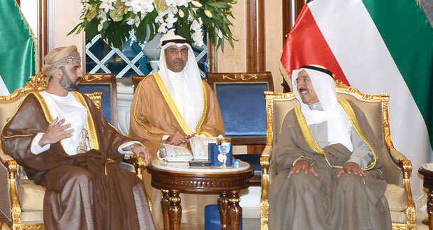 أمير الكويت يستقبل رئيس مجلس الشورى 