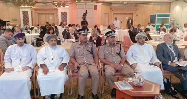 مؤتمر "النقل العام عمان 2014" يوصي بإنشاء هيئة مستقلة تعنى بوسائل النقل العام وتهيئة البنية الأساسية لمحطات الانتظار