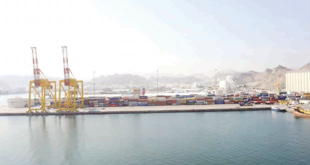 أكثر من 3 ملايين طن إجمالي البضائع المفرغة والمشحونة بميناء السلطان قابوس بنهاية يوليو الماضي