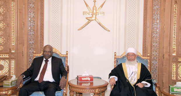 الوفد القضائي السوداني يغادر السلطنة