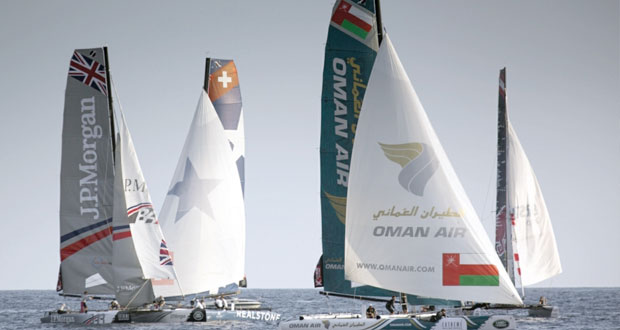 قوارب عُمان للإبحار "الموج مسقط" و"الطيران العُماني" تختتم مشاركتها في الجولة السابعة لسلسلة سباقات الإكستريم