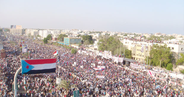 اليمن: (الحراك) ينصب خيام الاعتصام في عدن وتضارب الأنباء حول سيطرة الحوثيين بالحديدة