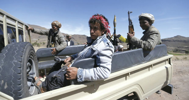 اليمن: القاعدة تسيطر على طرق رئيسية والحوثيون يوقفون العمل في مكتب بـ(الداخلية)