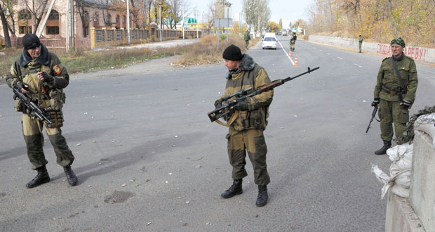 أوكرانيا: انفجار عنيف في (دونيتسك) وقتلى من الجيش في (لوغانسك)