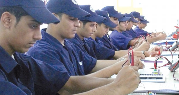 "الوطن الاقتصادي" يطرح أسباب عدم مواءمة التعليم مع سوق العمل