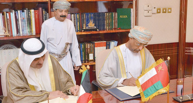 السلطنة توقع اتفاقية منحة مع الصندوق الكويتي للتنمية الاقتصادية العربية بـ 672 مليونا و595 ألف ريال عماني 