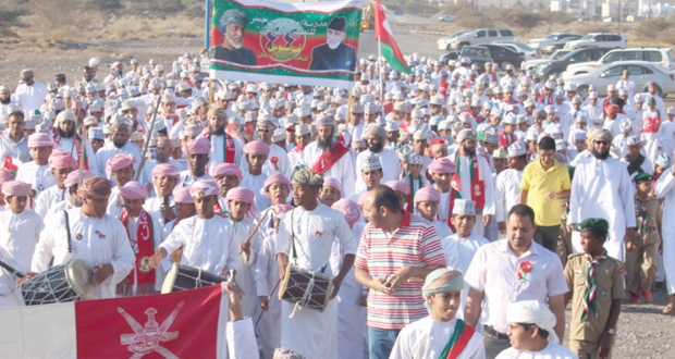 الاحتفالات والمسيرات تتواصل وتجسد الحب والوفاء ابتهاجا بالعيد الوطني المجيد