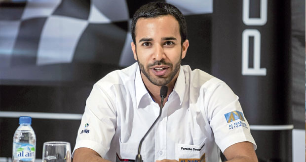 السائق المتألق أحمد الحارثي يحمل طموحات وآمال عمان في سباقات السيارات 