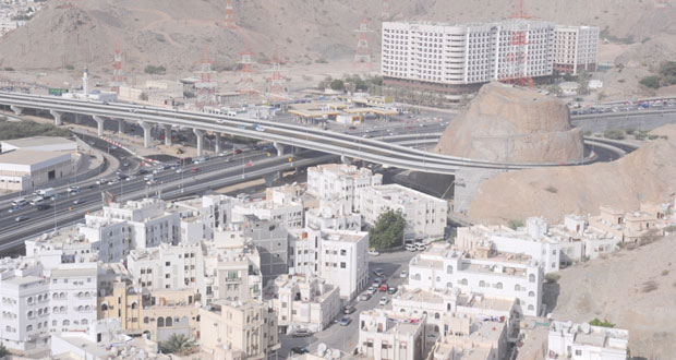 بلدية مسقط تواصل تنفيذ شبكة من الطرق الحديثة تعزز كفاءة الحركة المرورية بمحافظة مسقط