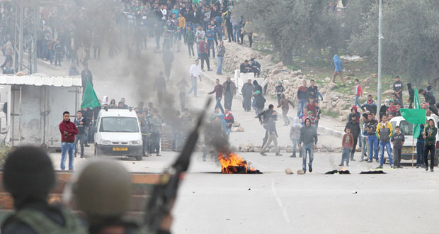 إصابات بالرصاص في قمع الاحتلال والمستوطنين للمسيرات السلمية