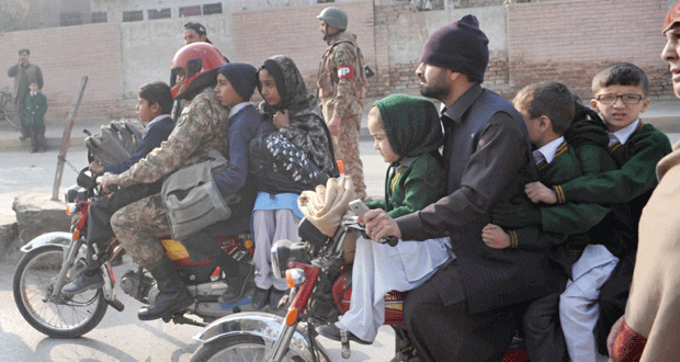 باكستان: أكثر من 130 قتيلا أغلبهم أطفال بهجوم على مدرسة في (بيشاور)