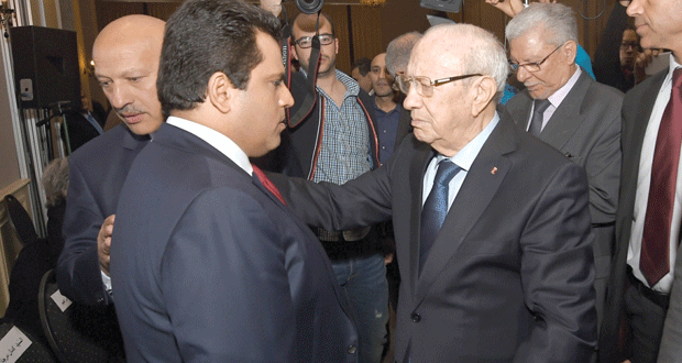 تونس: السبسي يحذر من مخاطر في الداخل تهدد (الدولة) 