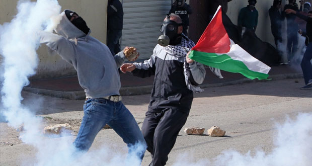 الاحتلال يقمع مسيرات الضفة ويصيب عشرات الفلسطينيين