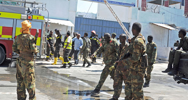 الصومال: عشرات القتلى في هجوم استهدف فندقا بمقديشو