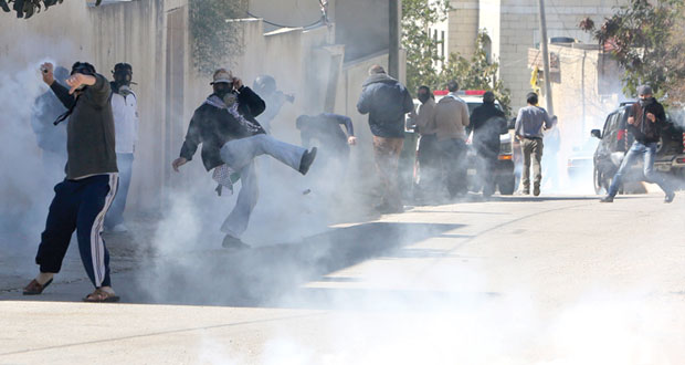 فلسطين : وقف التنسيق الأمني والاحتلال يفتح النار على مسيرات الضفة السلمية
