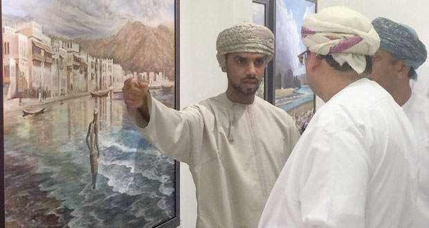 صالة "رواق الفنون" بالنادي الثقافي تحتضن معرض "أطياف" لسبعة فنانين عمانيين