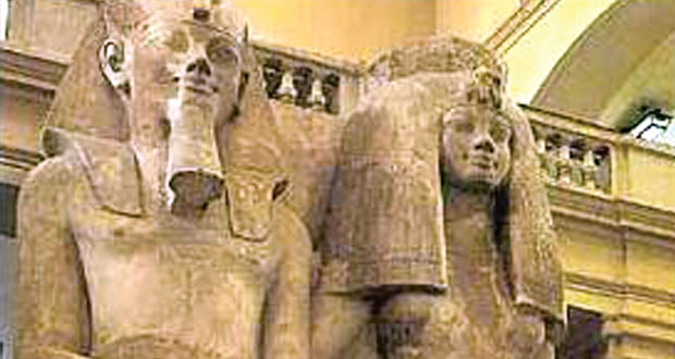 إزاحة الستار عن تمثال جديد للملك امنحتب الثالث والملكة"تى" جنوب مصر