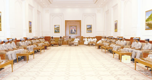 رئيس مجلس الدولة يستقبل وفدا من أكاديمية السلطان قابوس الجوية