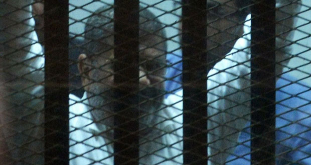 مصر: الحكم على مرسي 20 عاما بتهمة (استعراض القوة) وتبرئته من القتل العمد بـ(الاتحادية)