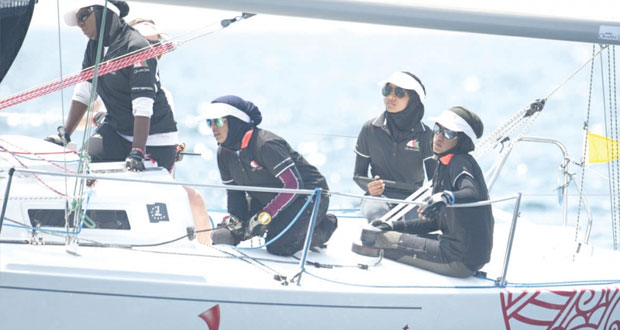 المدربات العمانيات يطمحن فى الوصول إلى أعلى المستويات العالمية في فنون الإبحار