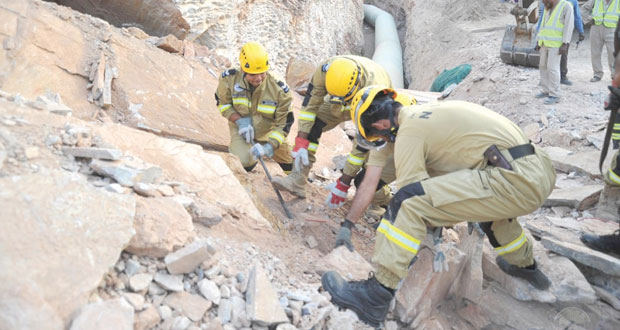وفاة شخصين وإصابة آخر إثر انهيار جبل على مجموعة من العمال أثناء قيامهم بتنفيذ أعمال بولاية بوشر