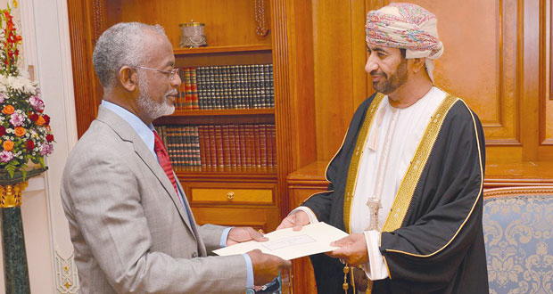 جلالة السلطان يتلقى رسالة خطية من الرئيس السوداني 