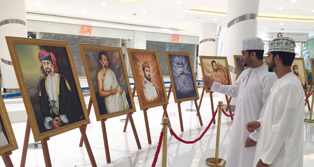 لوحات تجسد مراحل حياة جلالته في معرض "مشاهد من حياة شامخة"