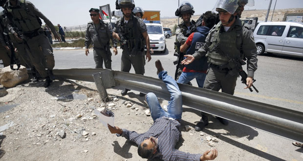  الاحتلال يشن حملة قمع واعتقال بالضفة ويصيب عشرات الفلسطينيين بمواجهات في سلواد