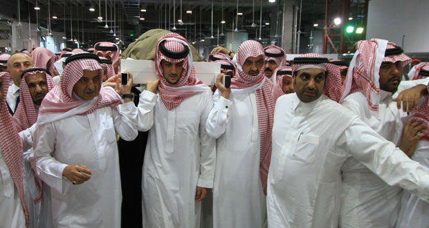 السعودية تودع عميد وزراء الخارجية الأمير سعود الفيصل والملك سلمان يشارك في صلاة الجنازة
