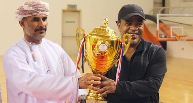 تتويج أبطال دبي بكأس بطولة عمان المفتوحة الثامنة للتايكوندو للقتال والقتال الوهمي