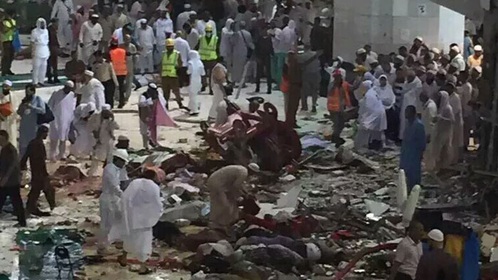 وفاة وإصابة العشرات إثر سقوط رافعة في الحرم في مكة والعمانيون بخير