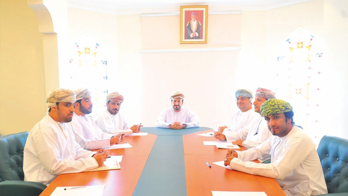 اللجنة الإعلامية للبطولة الخليجية لسباقات الهجن تناقش خطتها الإعلامية