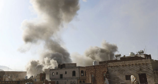 اليمن: عودة بحاح و7 من وزرائه إلى عدن .. التحالف يستهدف مواقع عسكرية للحوثيين في صنعاء