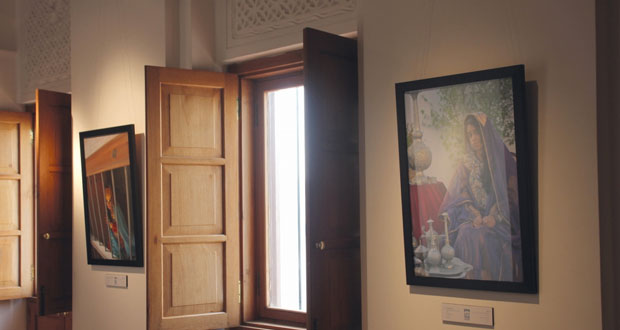 افتتاح معرض "عُمان الجمال" لمعاذ آل سعيد في بيت الزبير