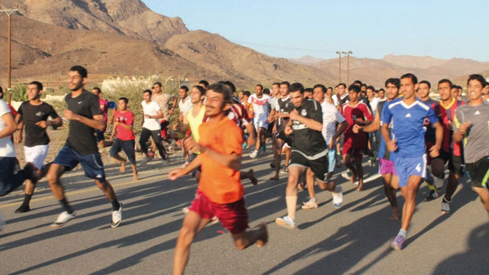 احتفالا بالعيد الوطني الـ45 المجيد سباق للجري ببلدة مسكن بولاية عبري