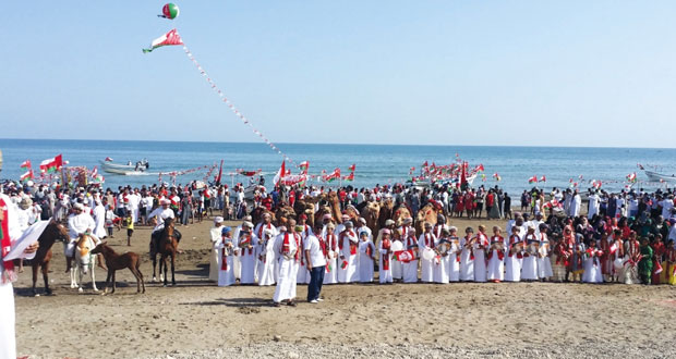 أهالي ولاية صحم يقيمون احتفالا شعبيا بمناسبة العيد الوطني