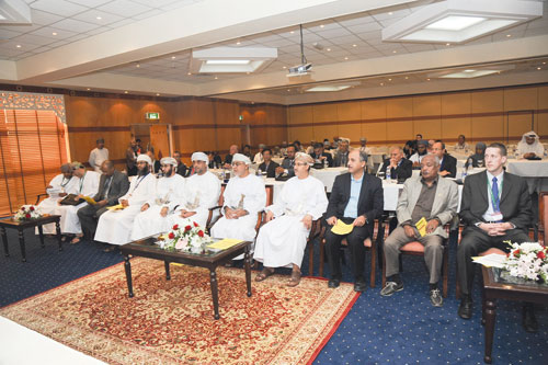 افتتاح مؤتمر تطبيقات تقنية النانو في معالجة المياه والطاقة الشمسية بجامعة السلطان قابوس