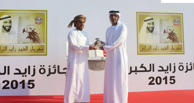 البكرة (عز) لحمد بن محمد الوهيبي تفوز بالخنجر الذهبي بالشوط الأول الرئيسي للقايا بمهرجان زايد التراثي بالوثبة
